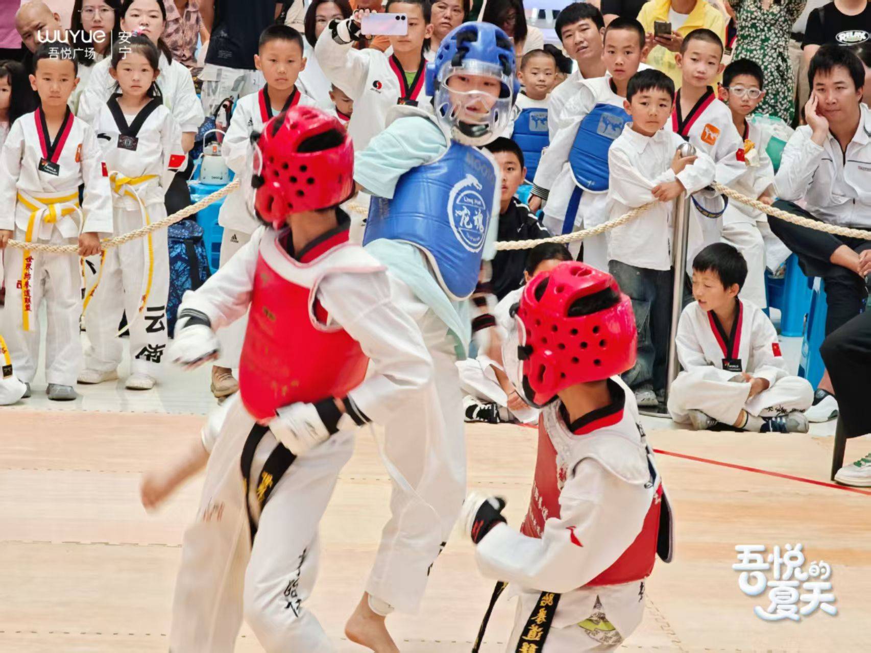 跆拳道选手以柔克刚,轻松晋级半决赛 跆拳道选手以柔克刚,轻松晋级半决赛