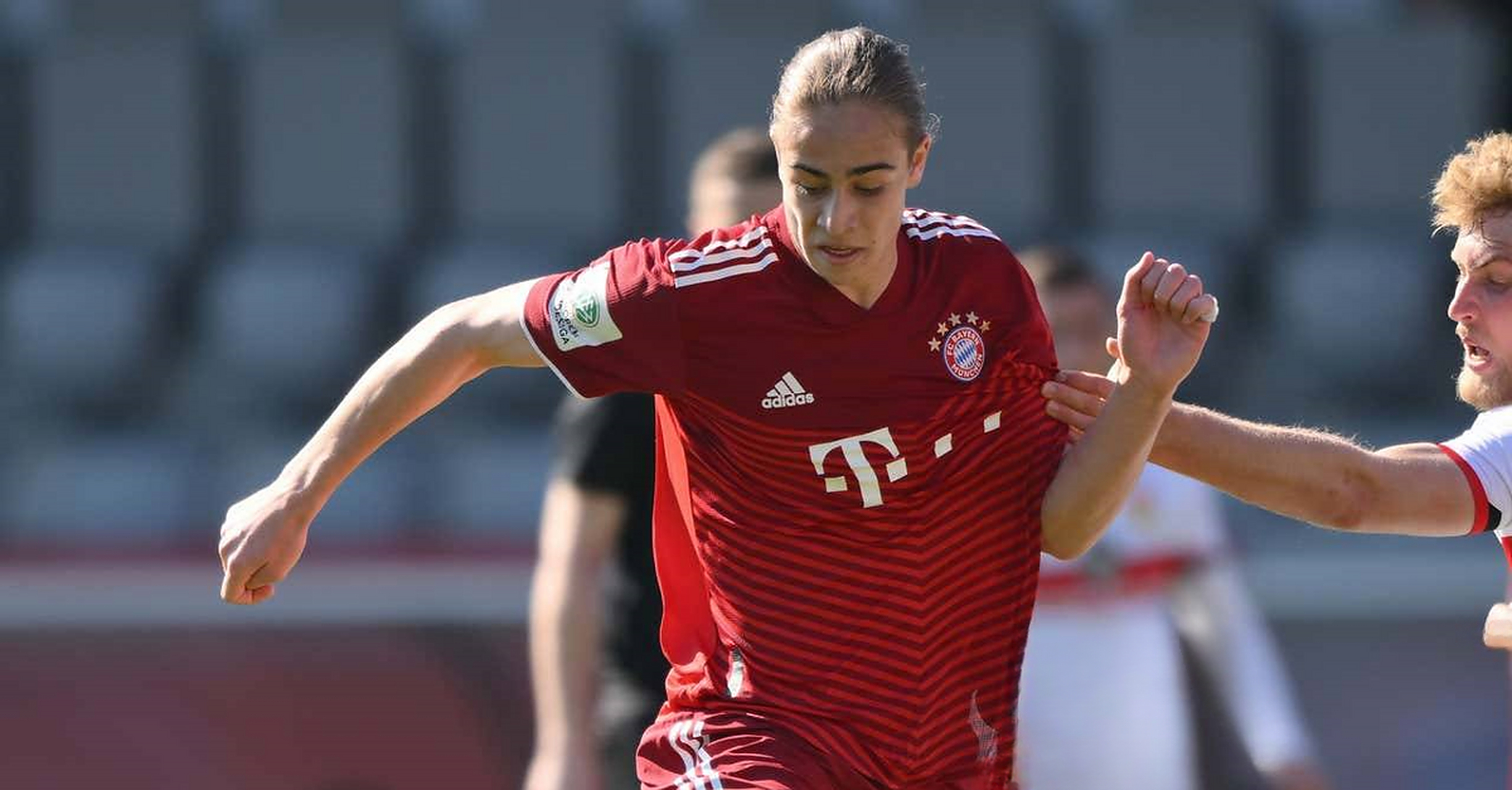 关于挪威明星球员加盟法国联赛，引发球迷热议的信息