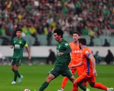 包含拉科鲁尼亚大胜对手，保持不败的词条