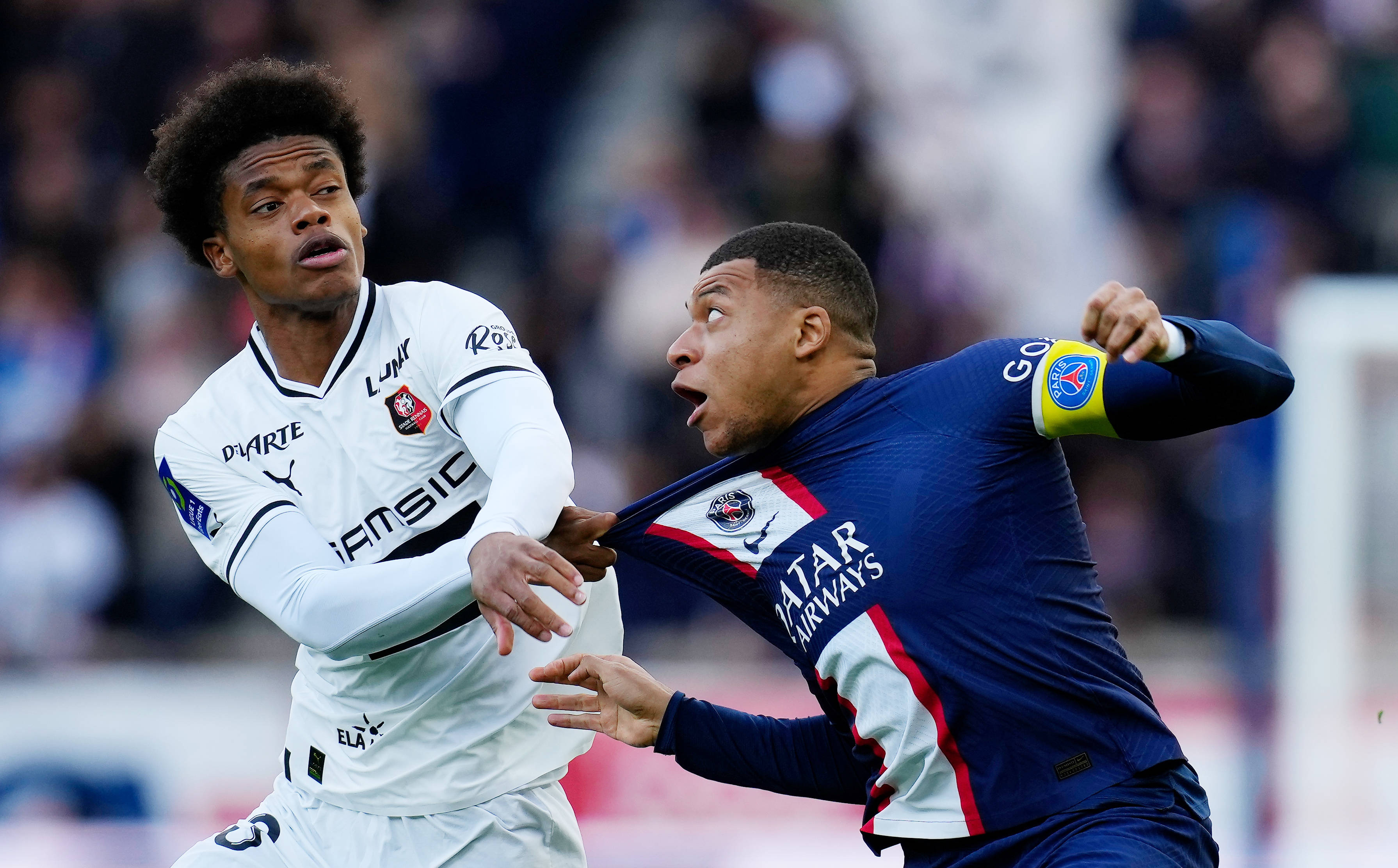 巴黎圣日耳曼以3-0战胜南特，稳居法甲榜首！