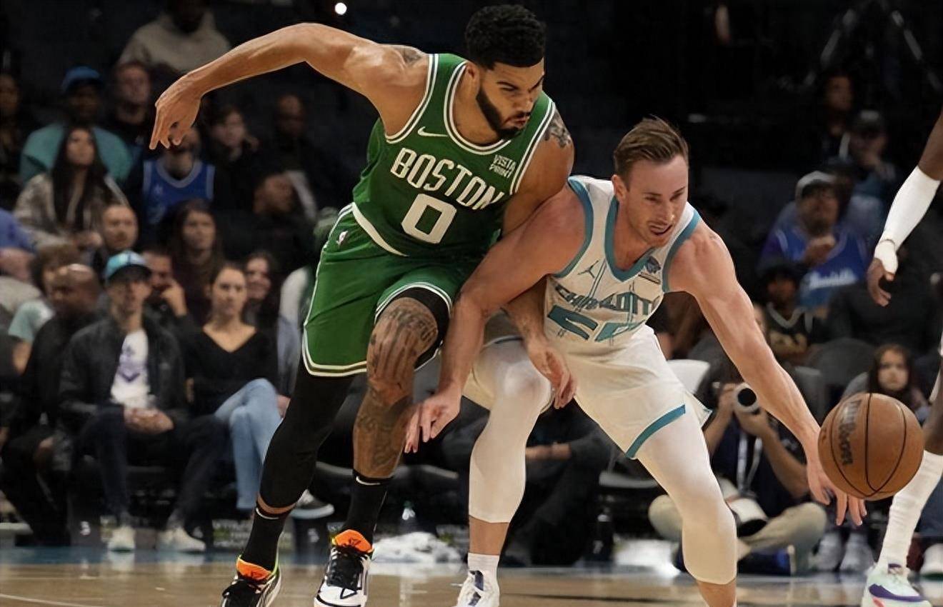 黄蜂大胜凯尔特人:海沃德回归缺乏配合破功 黄蜂大胜凯尔特人:海沃德回归缺乏配合破功